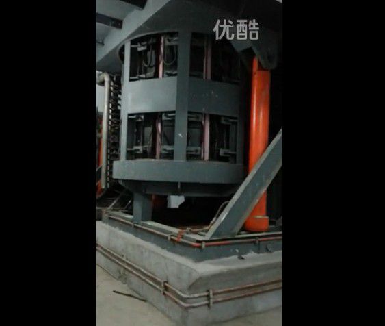 中頻爐冶煉現(xiàn)場(chǎng)視頻